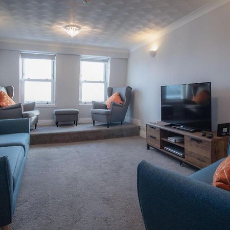 North Beach Heights - 2 Bedroom Penthouse - Tenby Extérieur photo