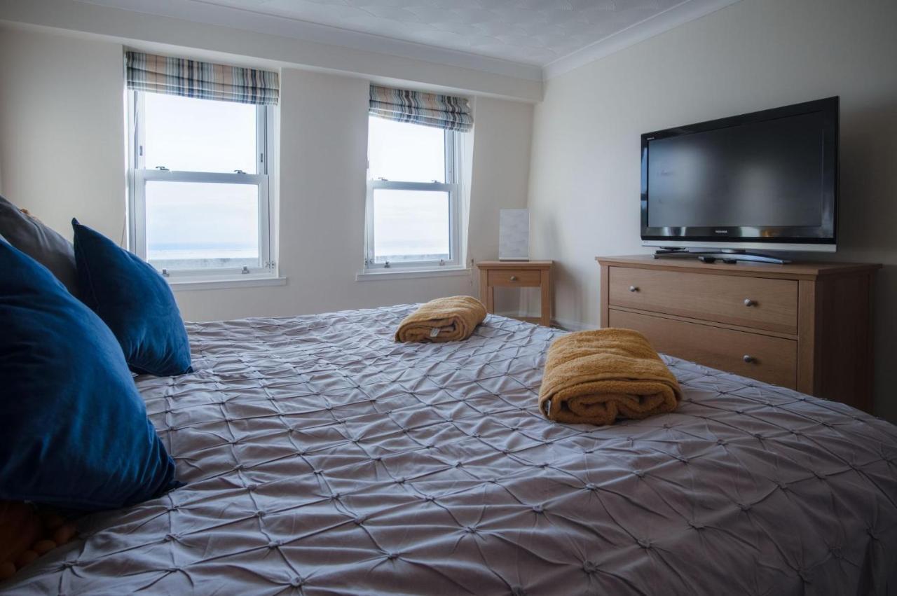 North Beach Heights - 2 Bedroom Penthouse - Tenby Extérieur photo