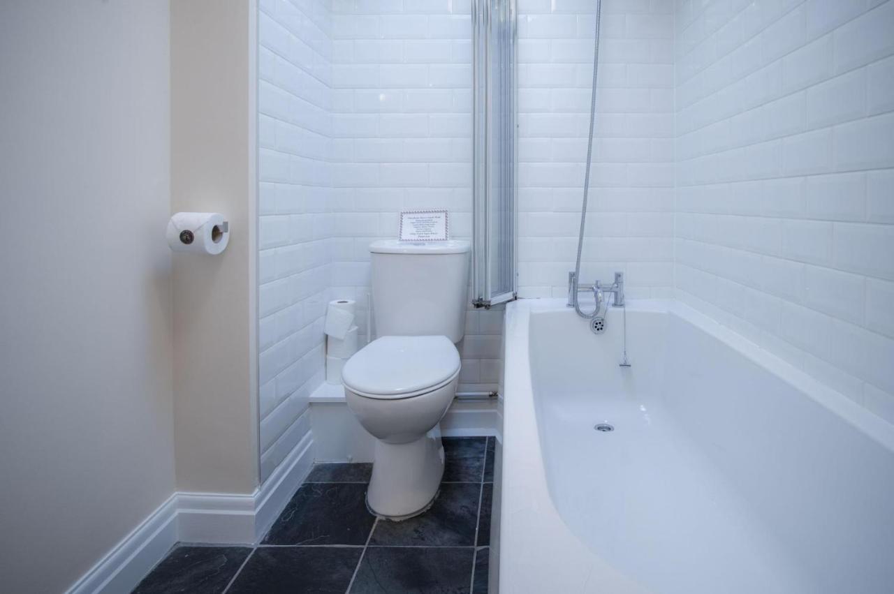 North Beach Heights - 2 Bedroom Penthouse - Tenby Extérieur photo