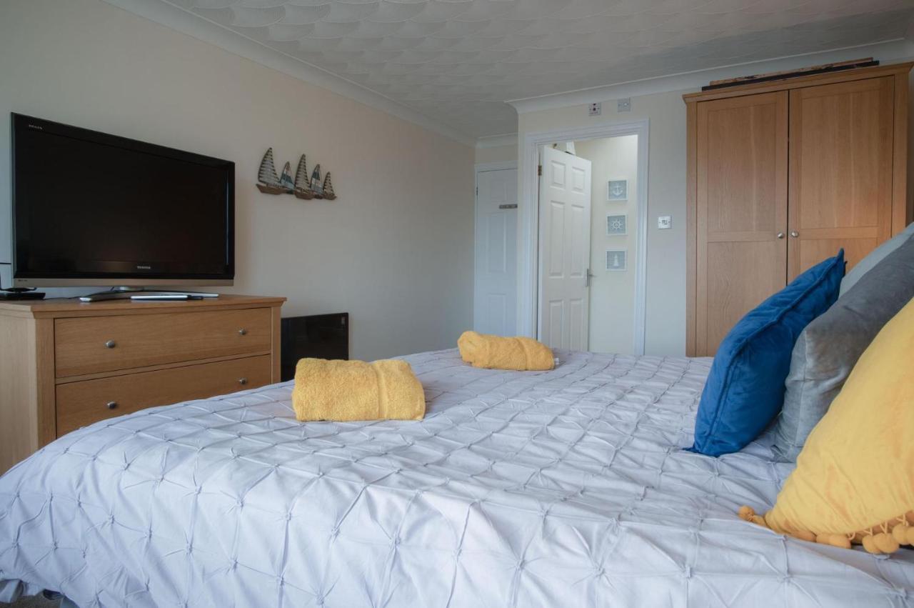 North Beach Heights - 2 Bedroom Penthouse - Tenby Extérieur photo