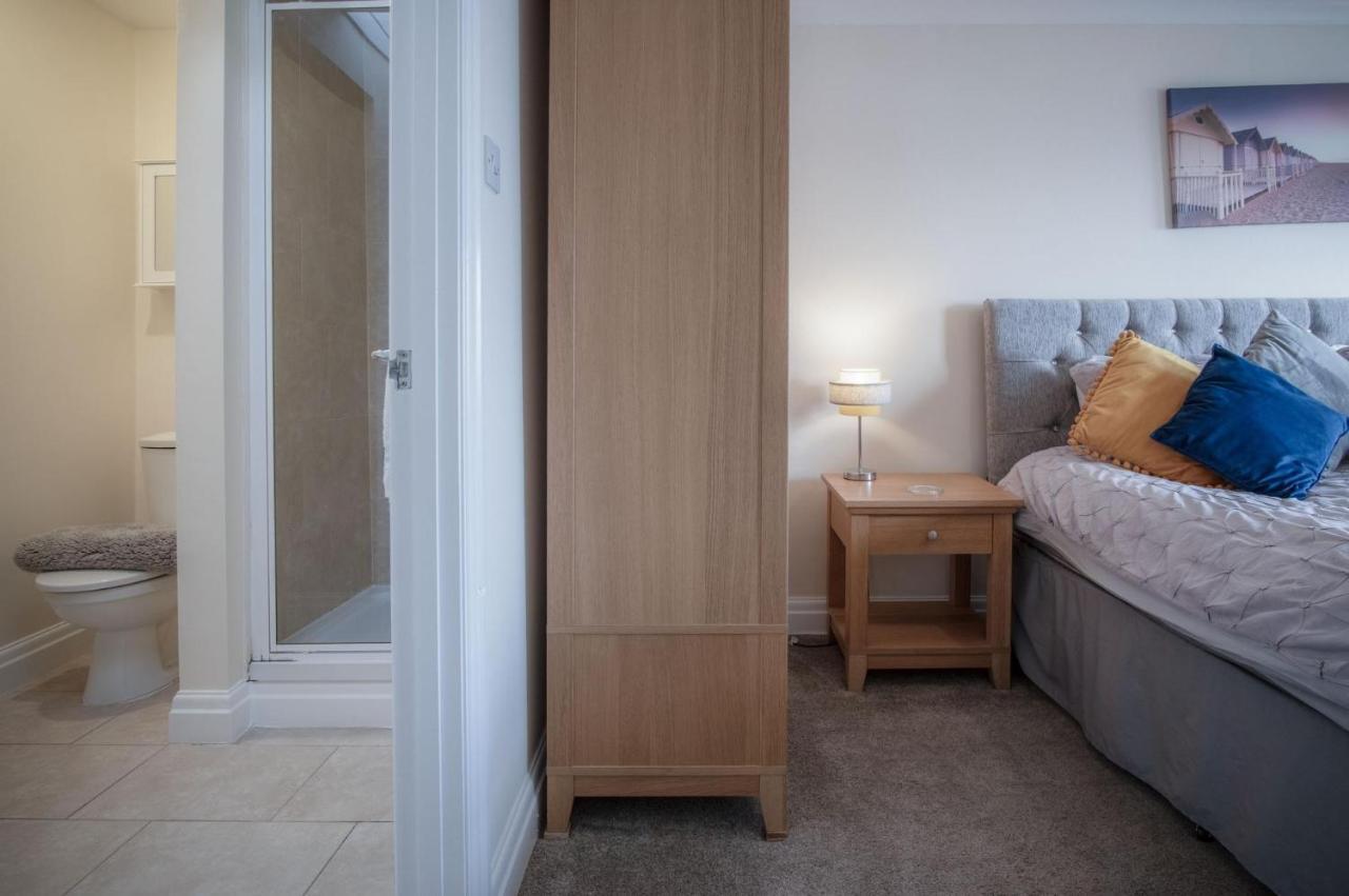 North Beach Heights - 2 Bedroom Penthouse - Tenby Extérieur photo