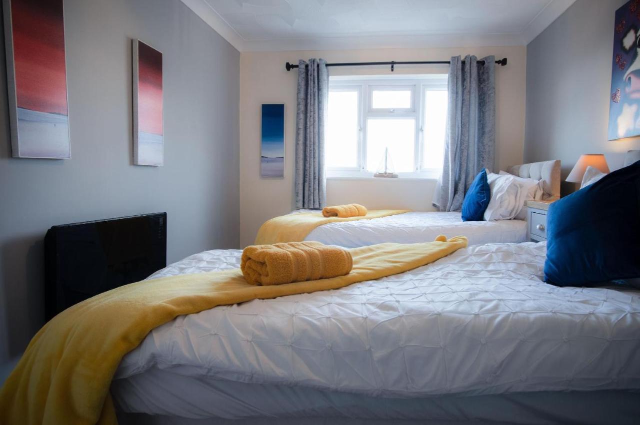 North Beach Heights - 2 Bedroom Penthouse - Tenby Extérieur photo