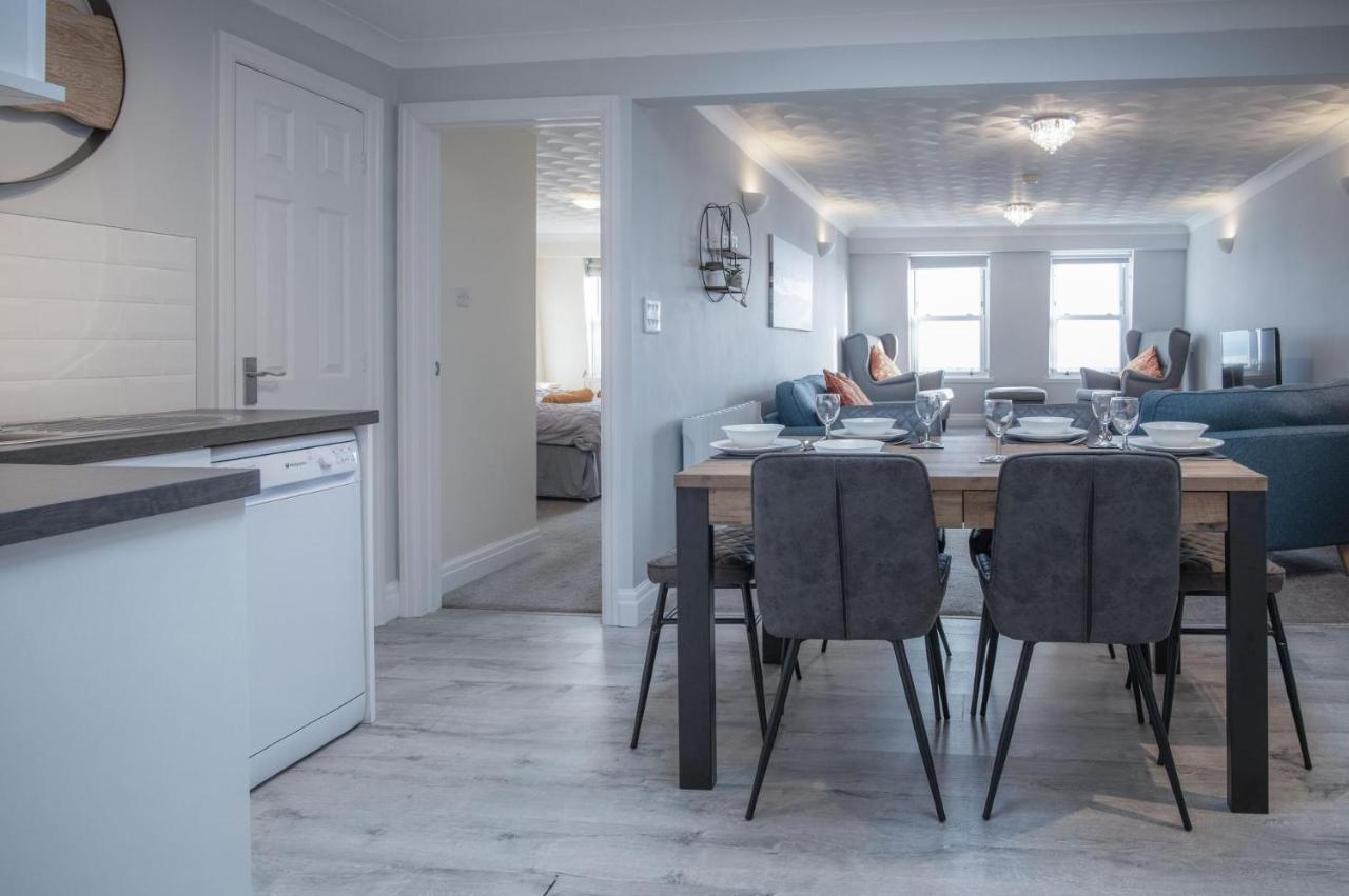 North Beach Heights - 2 Bedroom Penthouse - Tenby Extérieur photo