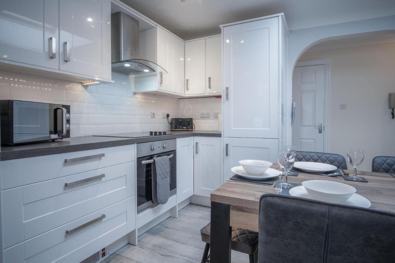 North Beach Heights - 2 Bedroom Penthouse - Tenby Extérieur photo