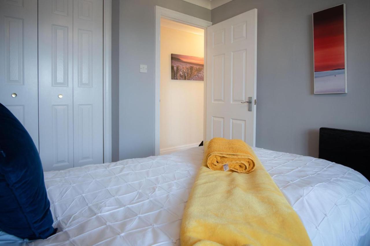 North Beach Heights - 2 Bedroom Penthouse - Tenby Extérieur photo