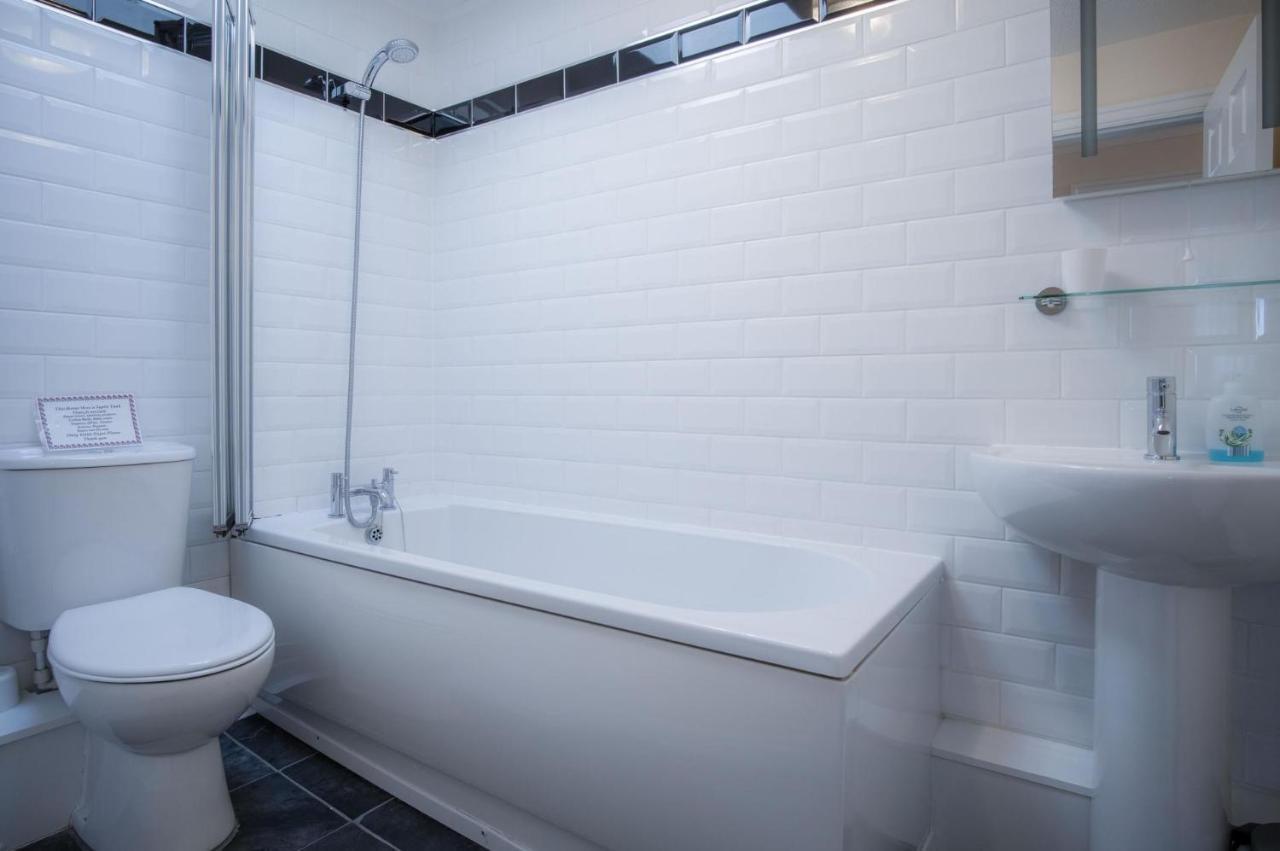 North Beach Heights - 2 Bedroom Penthouse - Tenby Extérieur photo